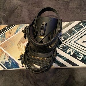 Women’s Rosa by Union bindings in great condition